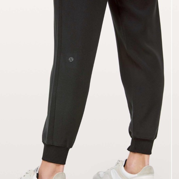 lululemon athletica Jogger sz 12 - Picture 3 of 8